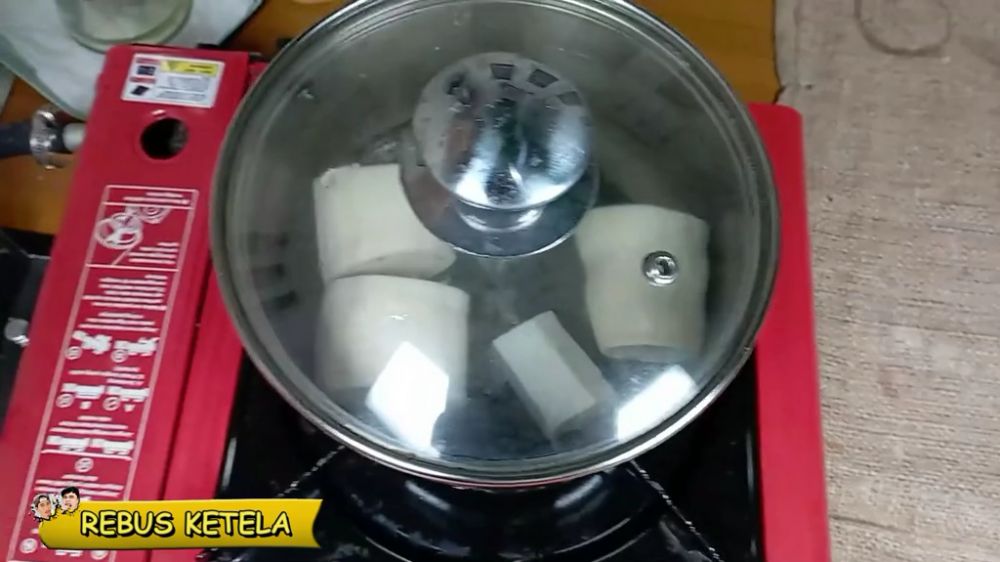 Tanpa digoreng dua kali, ini trik mudah bikin singkong goreng semakin renyah dan merekah sempurna