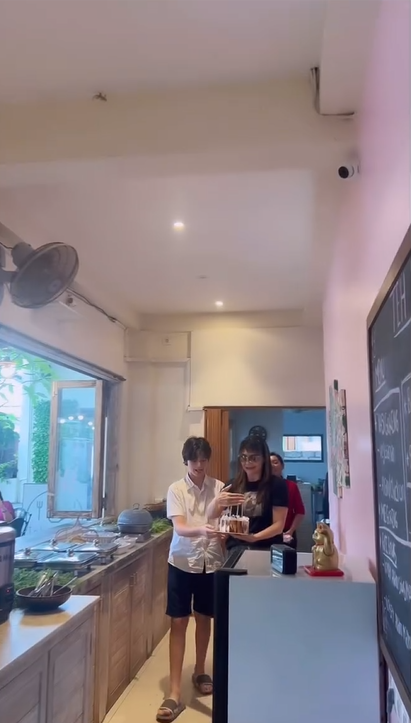 potret warung Tamara Bleszynski di Bali © 2024 brilio.net potret warung Tamara Bleszynski di Bali © 2024 brilio.net