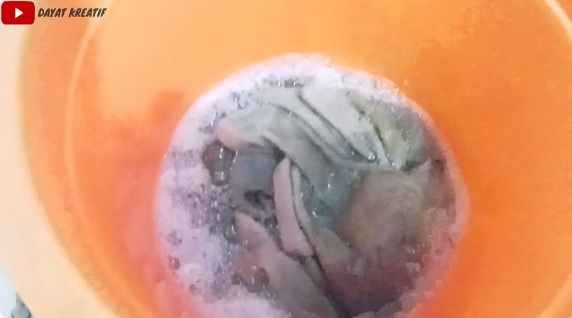 Bukan disikat larutan sitrun, ini trik ampuh memutihkan handuk dekil cuma pakai 2 bahan dapur