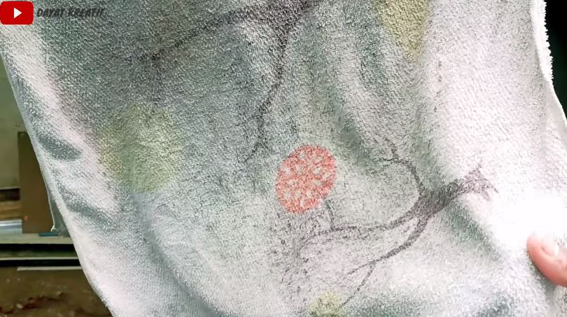 Bukan disikat larutan sitrun, ini trik ampuh memutihkan handuk dekil cuma pakai 2 bahan dapur