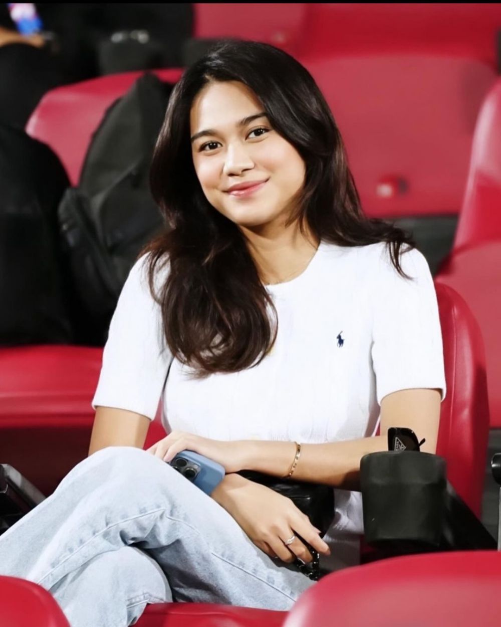 Setia dampingi suami di Piala Asia U-23 © Instagram