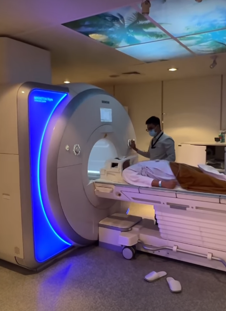 Parto sempat mengeluh maag kambuh, ternyata ini penyakitnya © 2024 brilio.net Parto sempat mengeluh maag kambuh, ternyata ini penyakitnya © 2024 brilio.net