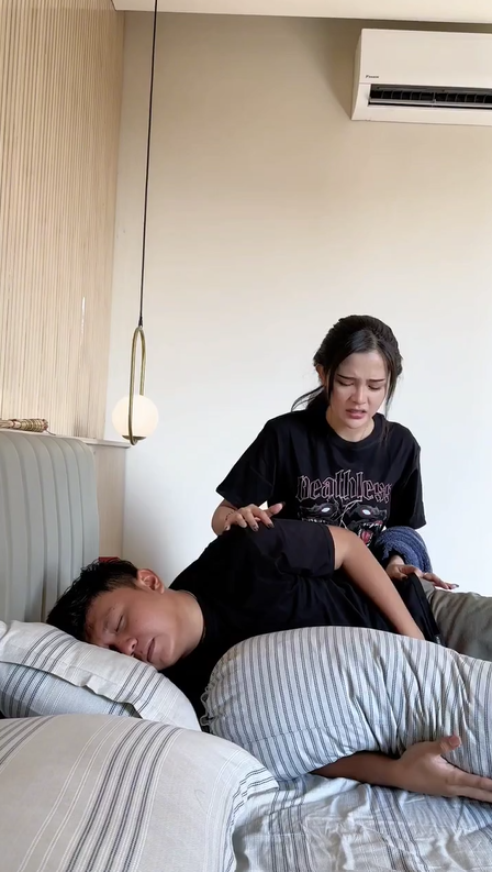 potret kamar tidur Denny Caknan © 2024 brilio.net