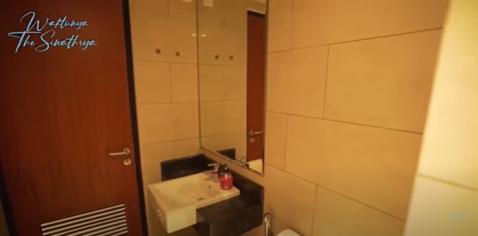 11 Potret kantor Donna Agnesia Berbagai sumber