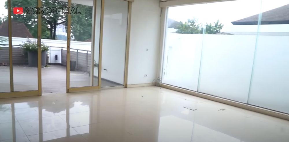 potret rumah baru Ria Ricis © 2024 brilio.net