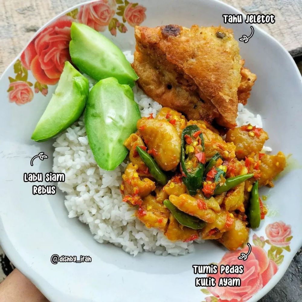 13 Resep tumis kulit ayam paling praktis, gurih, sedap, dan antiamis