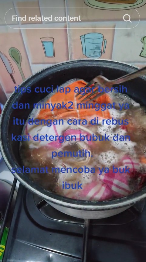 Bukan direbus pakai baking soda, ini trik cuci lap dapur berminyak dan kumal pakai 2 bahan sederhana