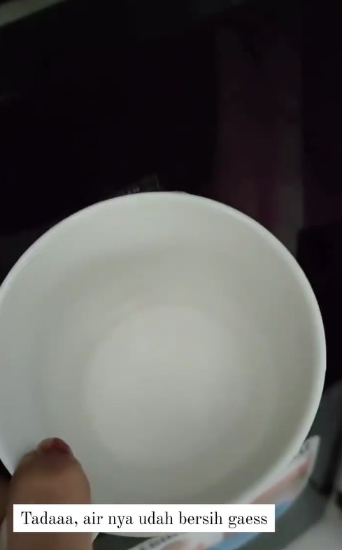 Tak perlu repot dibongkar, ini cara mudah bersihkan dispenser pakai tambahan 1 bahan dapur