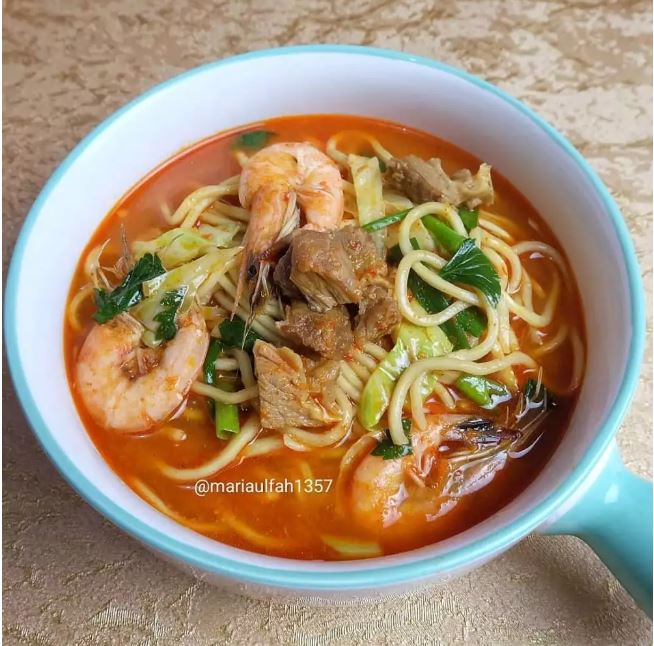 13 Resep olahan mie kuning kuah, lezat, gurih, dan menggugah selera