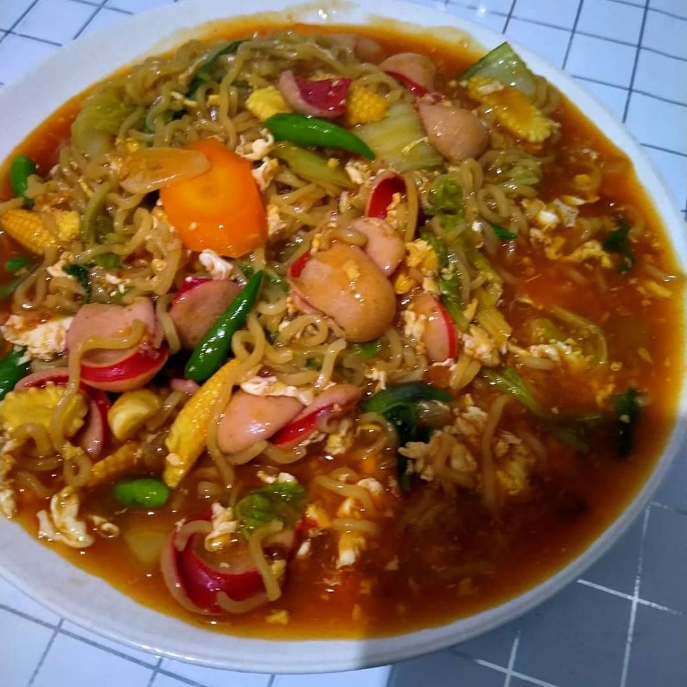 13 Resep olahan mie kuning kuah, lezat, gurih, dan menggugah selera