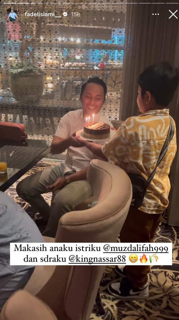 akur dengan keluarga mantan istri, nassar beri kejutan ultah fadel © berbagai sumber akur dengan keluarga mantan istri, nassar beri kejutan ultah fadel © berbagai sumber