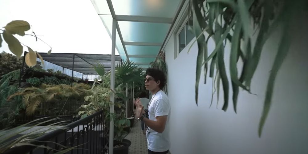 potret taman di lantai 2 Yuni Shara © 2024 brilio.net