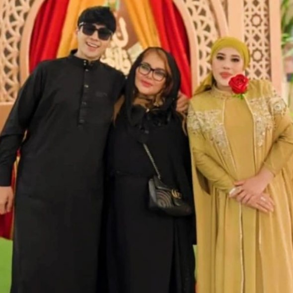 momen bucin Eva Manurung dengan Egi Fazri © berbagai sumber