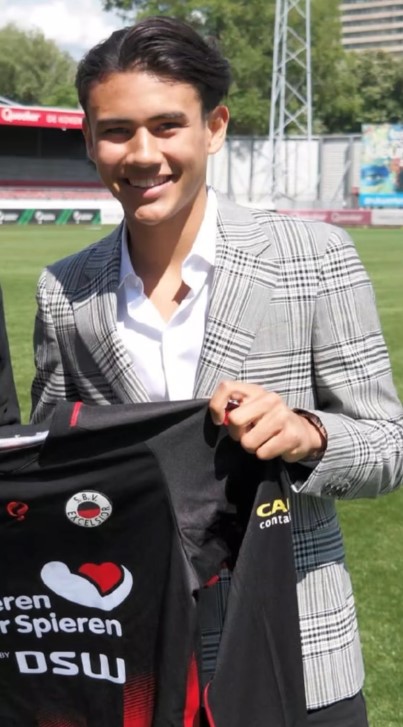 Pesona Nathan tanpa kumis tipis jenggot © TikTok