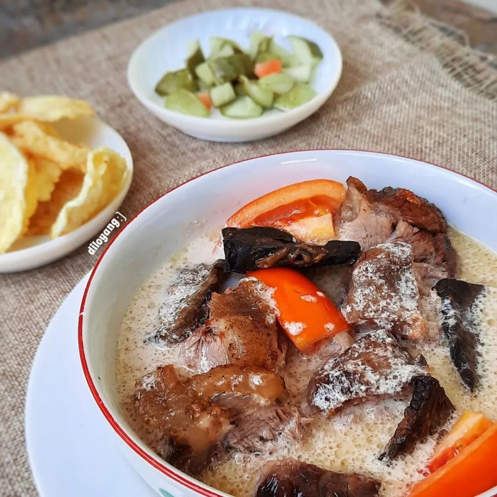 11 Resep olahan iga sapi kuah santan, sedap, empuk, dan menggugah selera