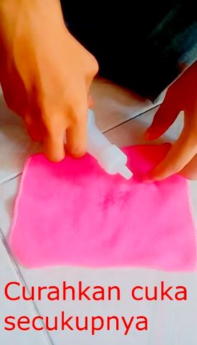 Tanpa digosok deterjen, begini cara ampuh hilangkan noda tinta di kain cuma pakai 2 bahan dapur