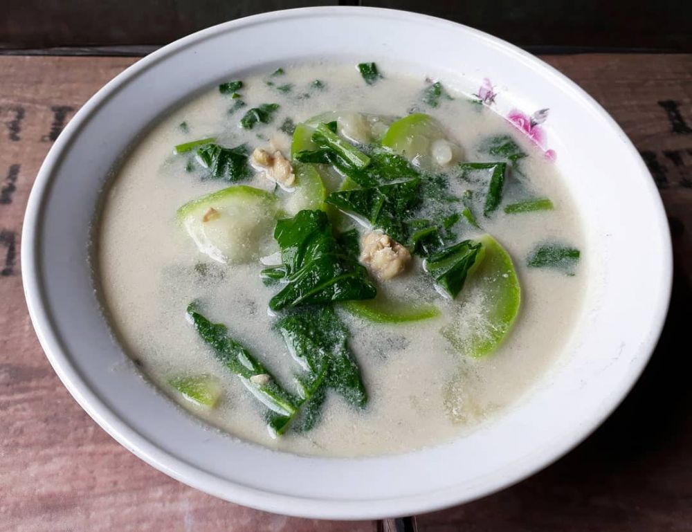 13 Resep sayur sawi hijau santan khas rumahan, gurih, nikmat, dan sederhana