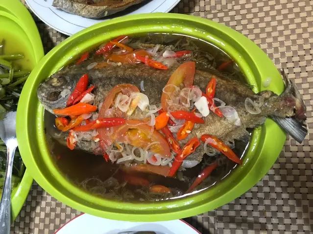11 Resep olahan ikan bawal kuah pedas, segar, dan menggugah selera