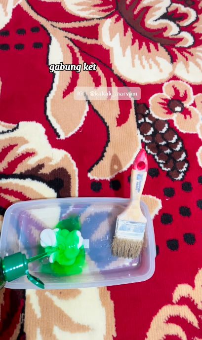 Tanpa sitrun, ini trik basmi kerak dan jamur di keramik kamar mandi cuma pakai 2 bahan dapur