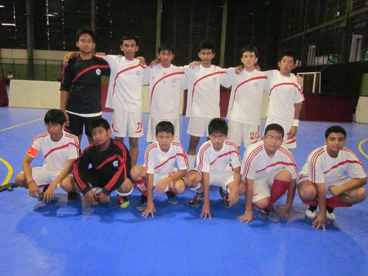 Potret lawas pesinetron saat SMA ini macho pol © 2024 brilio.net