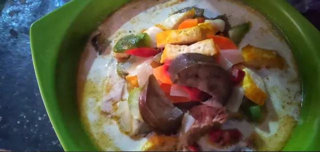 11 Resep olahan daging sapi kuah santan, gurih, lezat, dan menggugah selera