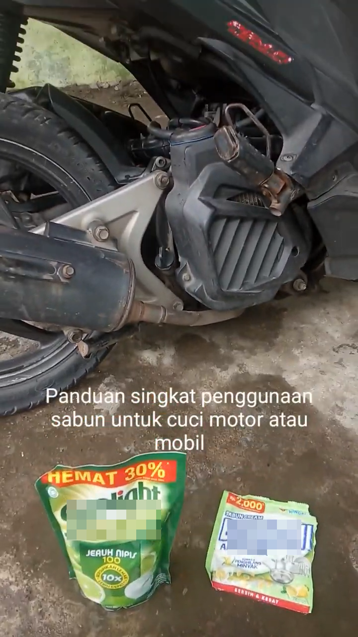 Tanpa digosok sampo, ini cara cuci motor agar hasilnya kinclong maksimal pakai 2 bahan dapur