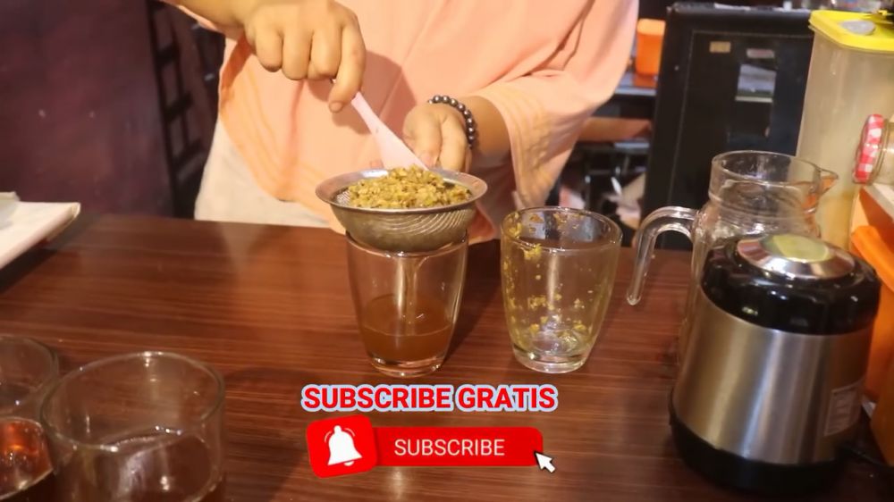 Bukan diberi larutan tepung, ini trik jernihkan minyak goreng kotor pakai 1 sampah dapur