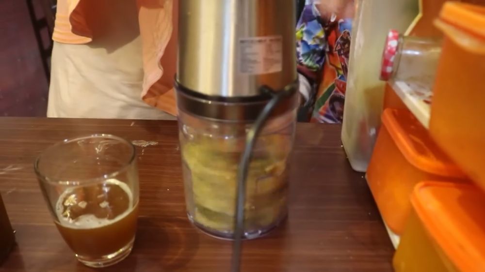 Bukan diberi larutan tepung, ini trik jernihkan minyak goreng kotor pakai 1 sampah dapur