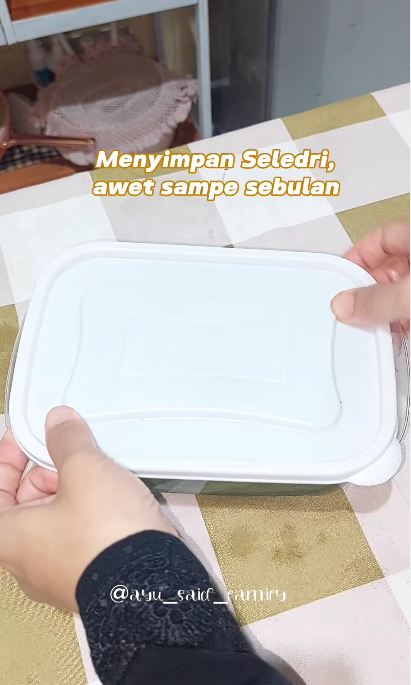 Tanpa dibekukan, ini trik menyimpan seledri agar tetap wangi dan tak layu hingga 1 bulan