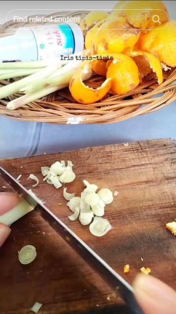Bukan ditaburi baking soda, cara emak-emak usir bau apek di toples kaca ini andalkan 3 bahan dapur