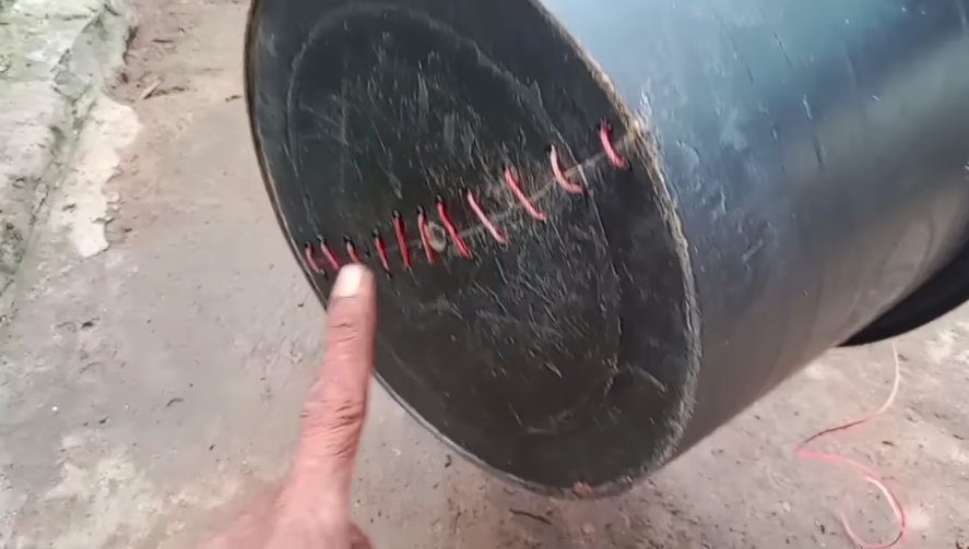 Bukan ditambal micin, ini trik memperbaiki ember pecah agar utuh lagi cuma pakai 1 bubuk minuman