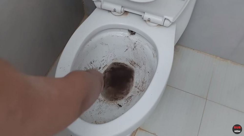 Bermodal 1 bumbu dapur, ini trik bersihkan kerak kloset agar kinclong tanpa racikan bahan apapun