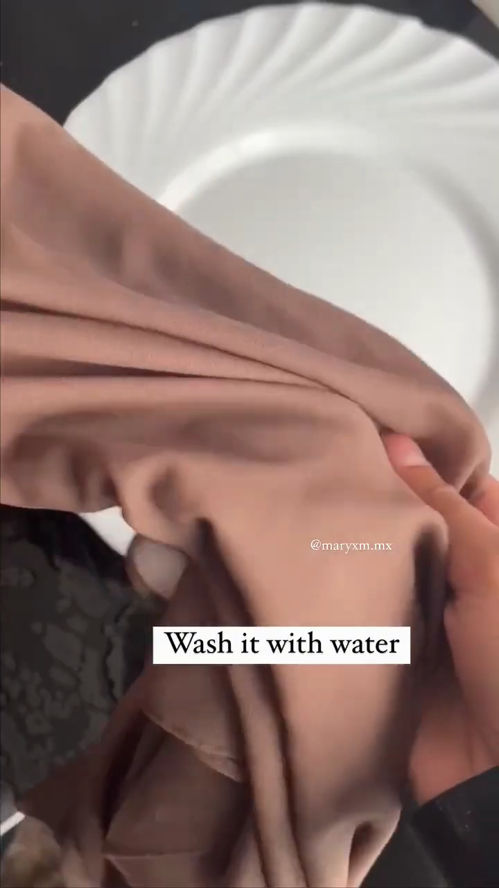 Bukan digosok deterjen, ini trik ampuh hilangkan noda minyak di kerudung andalkan 2 bahan dapur