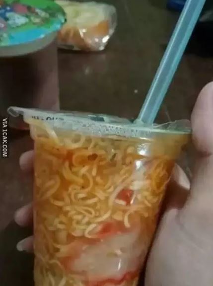 Kelakuan kocak pas lagi makan Berbagai sumber