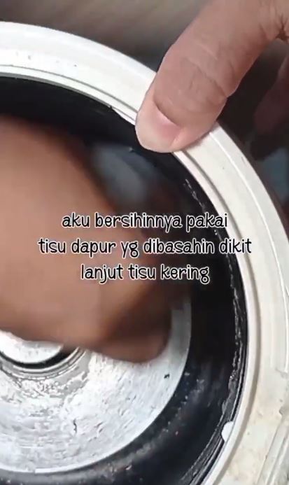 Auto kinclong dalam 10 menit, ini trik bersihkan kerak di dasar rice cooker tanpa cuka dan baking soda