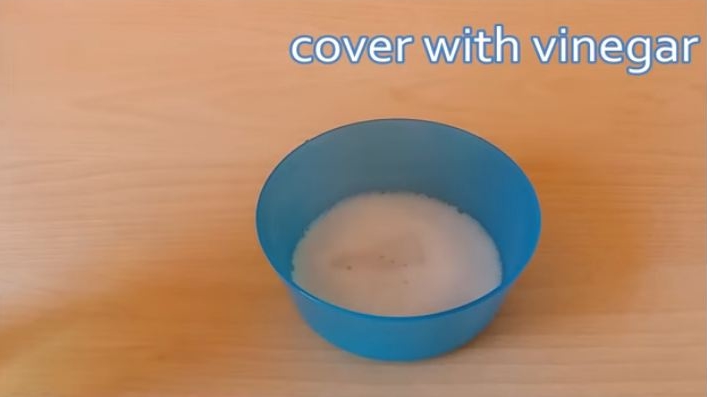 Tak cuma pakai cuka, trik bersihkan kunci berkarat ini ampuh jadi kinclong tambah 1 bahan dapur