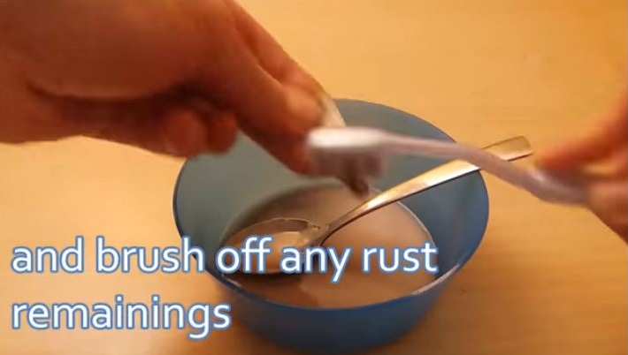 Tak cuma pakai cuka, trik bersihkan kunci berkarat ini ampuh jadi kinclong tambah 1 bahan dapur