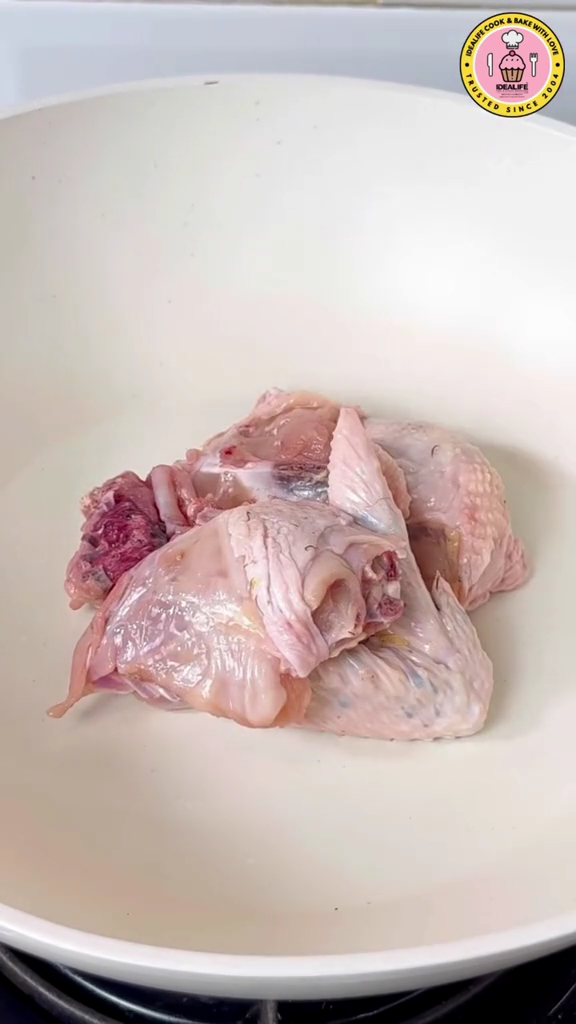 Cuma butuh waktu 20 menit, ini trik merebus daging ayam kampung agar empuk sempurna meski tanpa presto