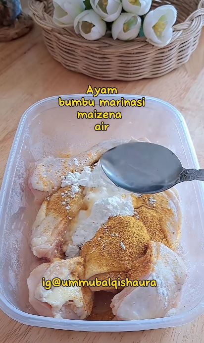 Tak perlu disayat satu-satu, ini cara menghilangkan sisa darah daging ayam sebelum digoreng