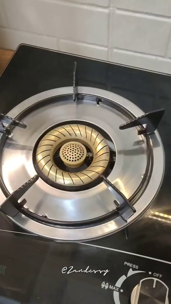 Tak direndam cuka, trik wanita bersihkan burner kompor ini bikin kinclong lagi pakai 2 bahan sederhana