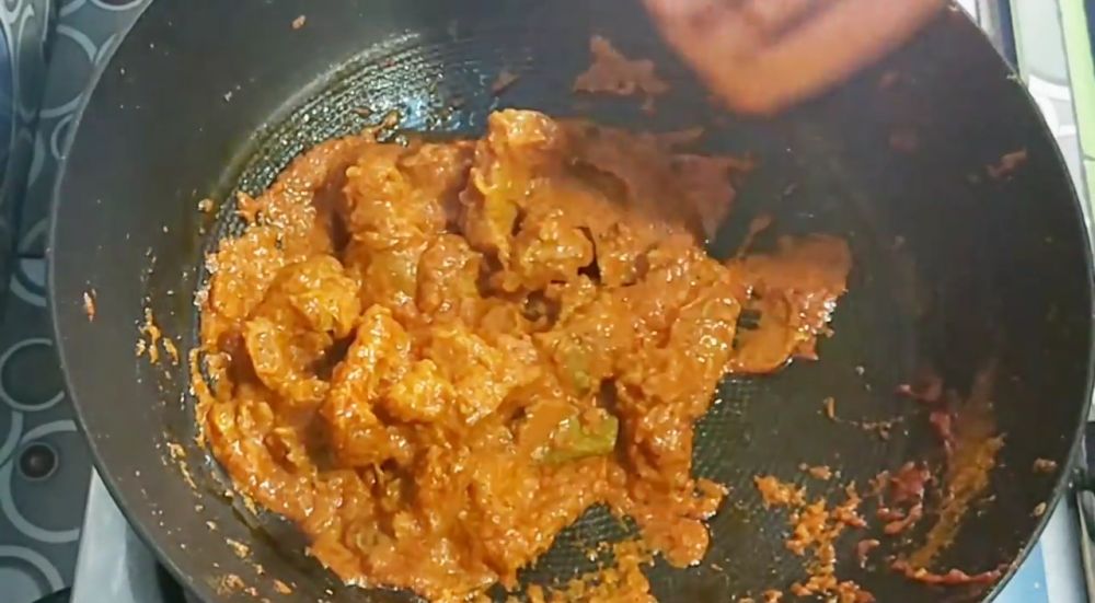 Tanpa bahan tambahan, ini cara sederhana bikin rendang sapi semakin gurih dan tak cepat basi