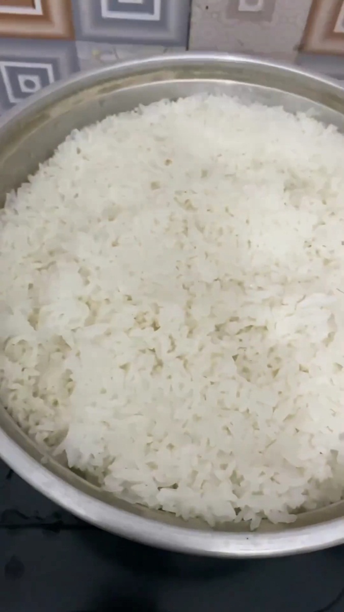 Tanpa metode siram, ini trik menanak nasi di panci agar matang sempurna dalam waktu 30 menit