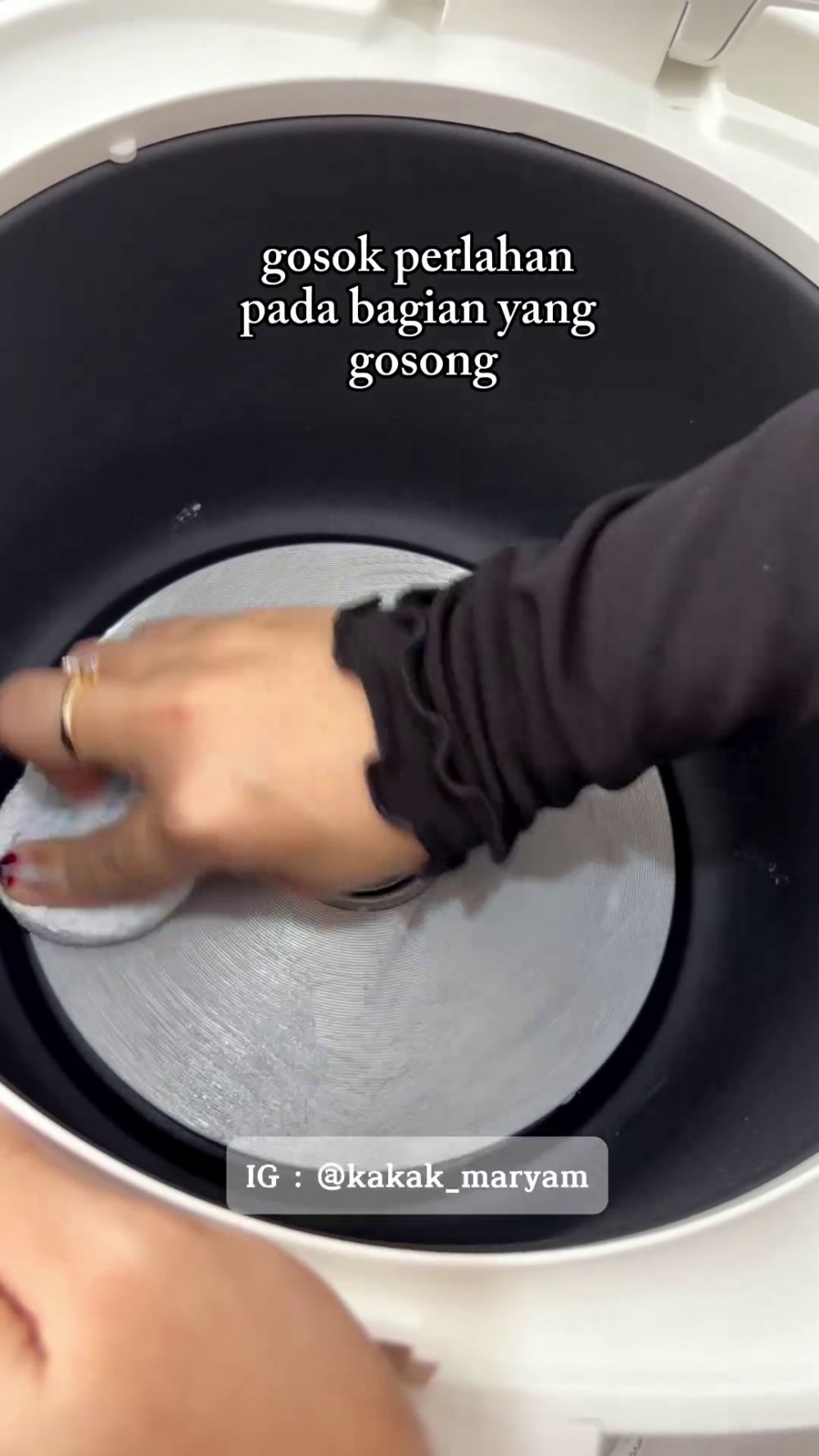 Jangan cuma dioles pasta gigi, ini cara bersihkan dasar rice cooker berkerak agar kinclong lagi
