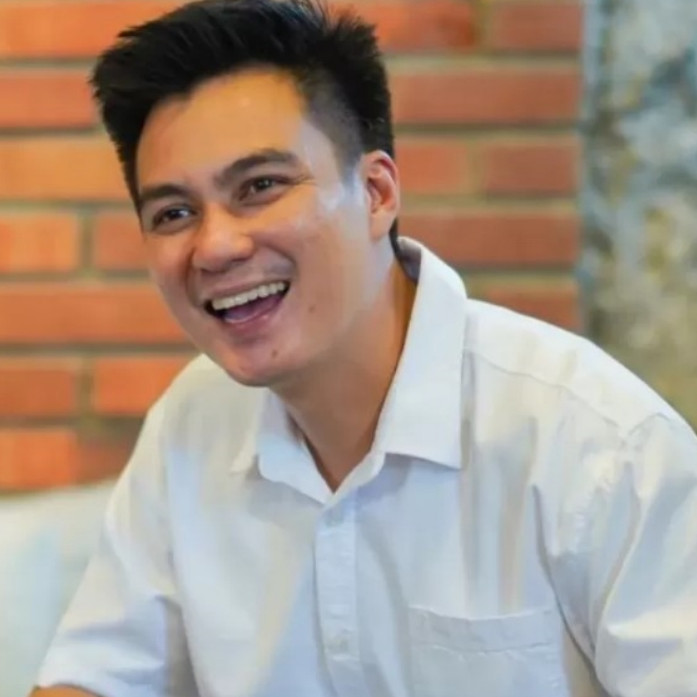 Aksinya elus kepala Nagita tuai cibiran, Baim Wong ungkap kedekatannya dengan keluarga Raffi Ahmad © 2024 brilio.net Aksinya elus kepala Nagita tuai cibiran, Baim Wong ungkap kedekatannya dengan keluarga Raffi Ahmad © 2024 brilio.net