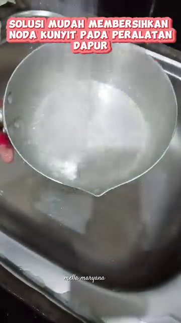 Bukan pakai sabun cuci piring, ini trik bersihkan kerak kunyit di panci cuma dengan 1 bahan sederhana