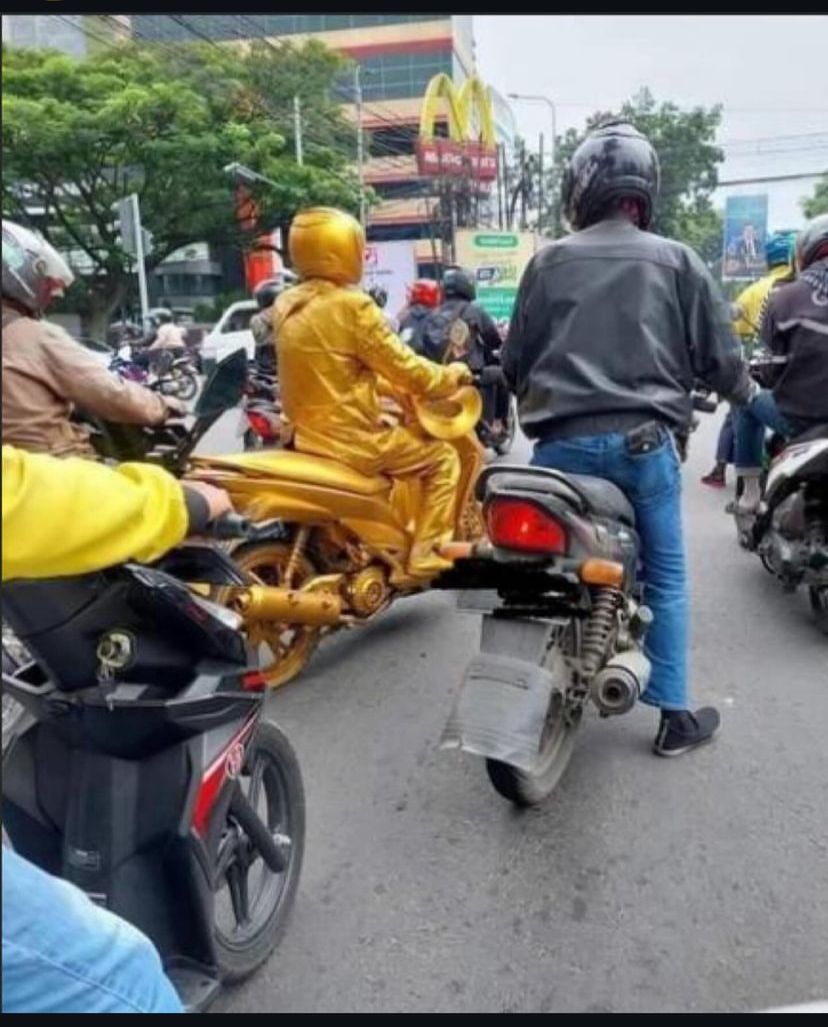 potret kelakuan random orang di jalan raya berbagai sumber