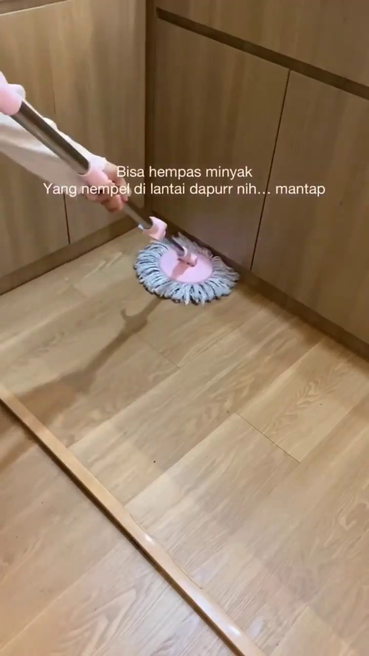 Tanpa cairan khusus, begini cara mengepel lantai licin berminyak agar wangi kesat pakai 2 bahan dapur