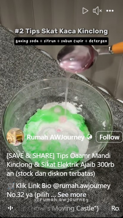 Kaca kamar mandi buram dan penuh bercak air? Begini trik membersihkannya cuma pakai 2 bahan dapur