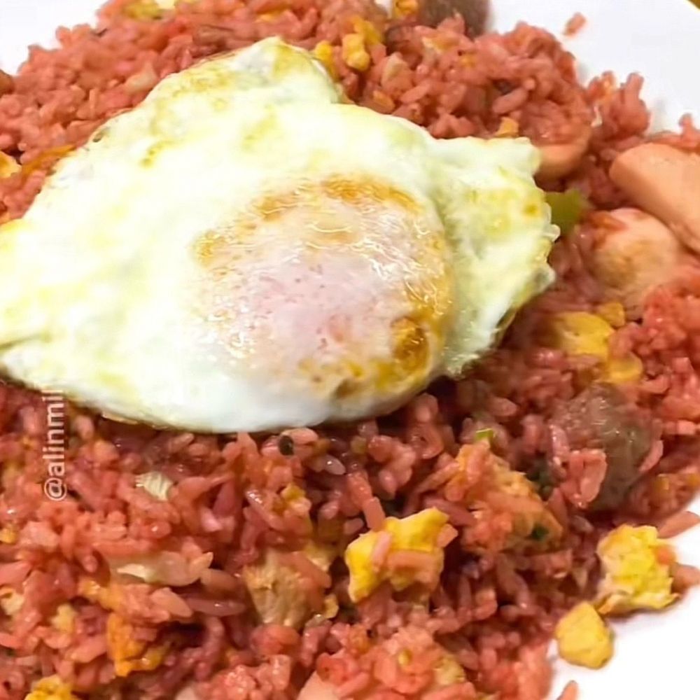 9 Resep variasi nasi goreng merah yang bisa dibuat di rumah, rasa mantap dan warnanya menggoda