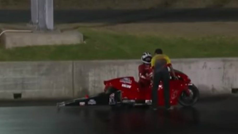 Kocak! Gara-Gara Motor Mogok, Dari Balap Motor Jadi Balap Lari